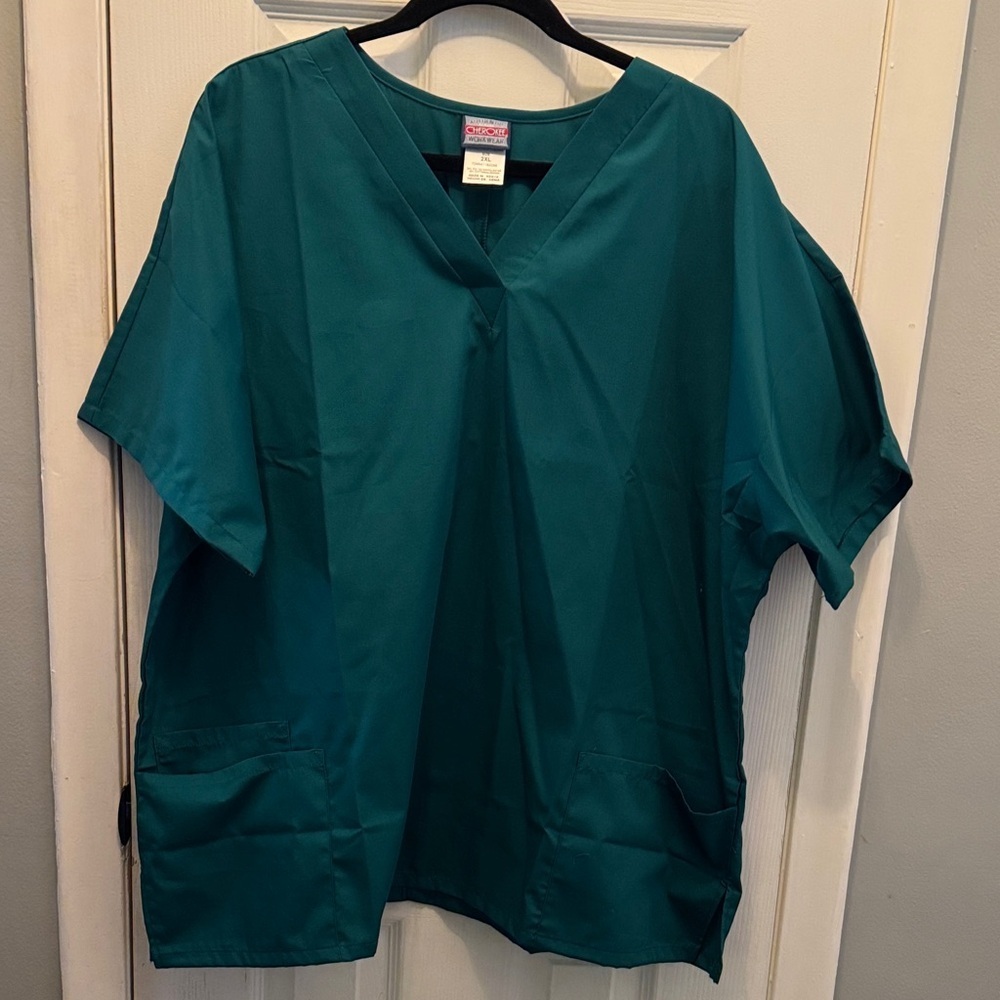 Hunter Green Cherokee V-Neck Women's Scrub Top